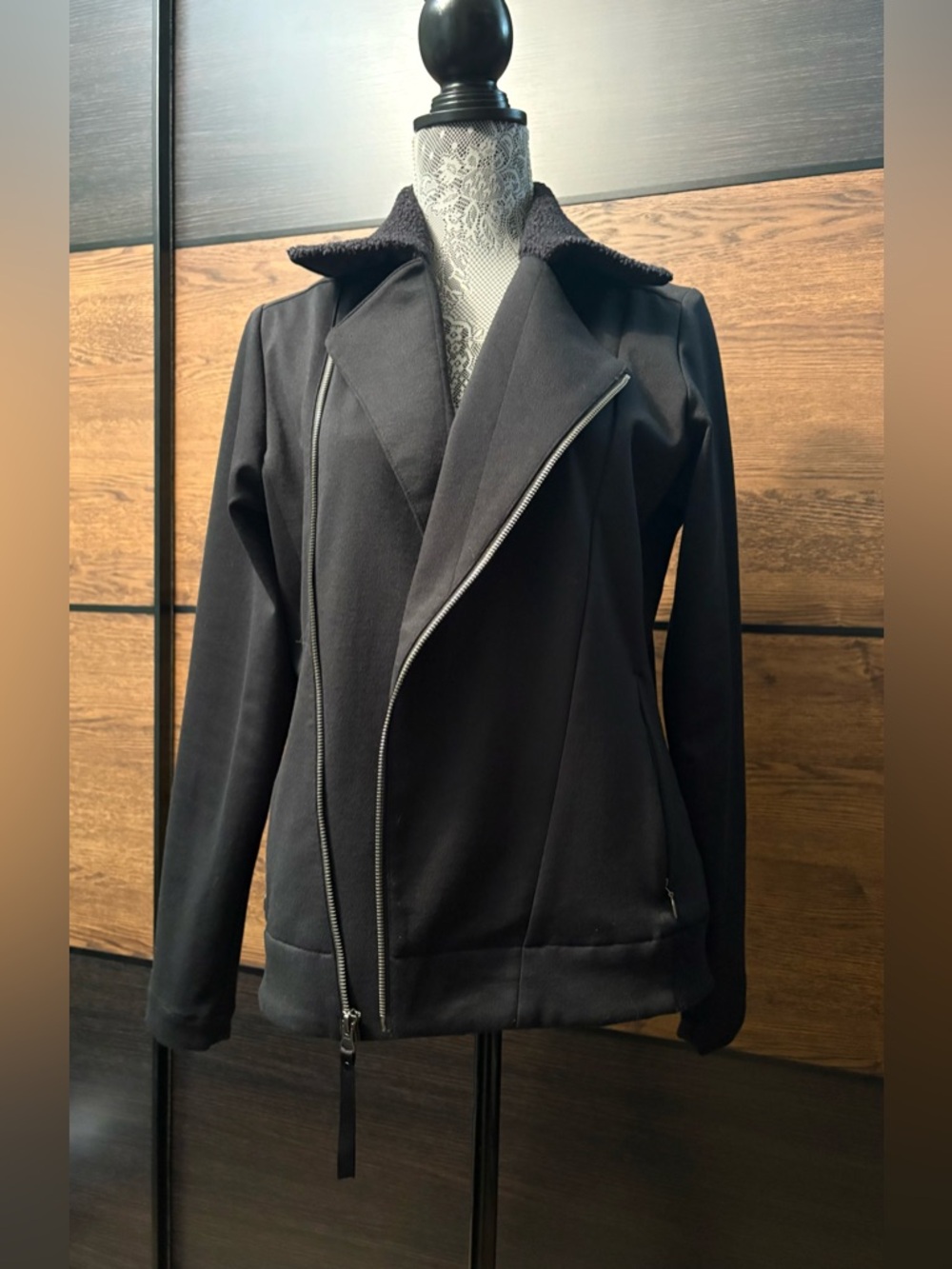 Columbia Black Jacket with Fleece Collar